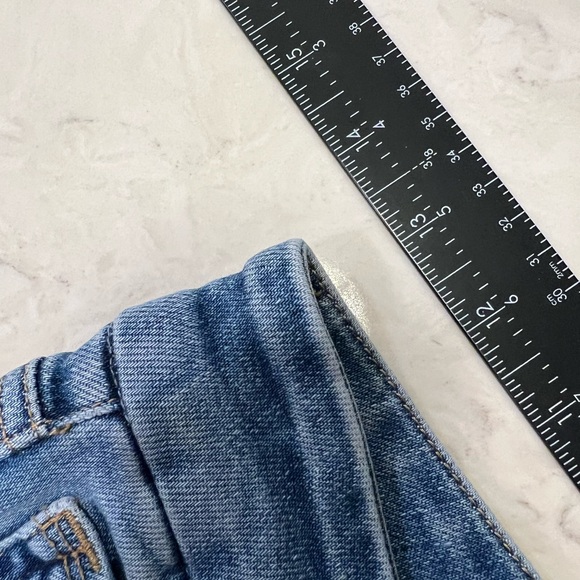 Good American Good Legs Cropped Mini Boot Jeans - Picture 5 of 9